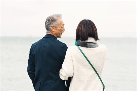 60代女性、恋愛は自由だけど……同居や結婚はやめて。